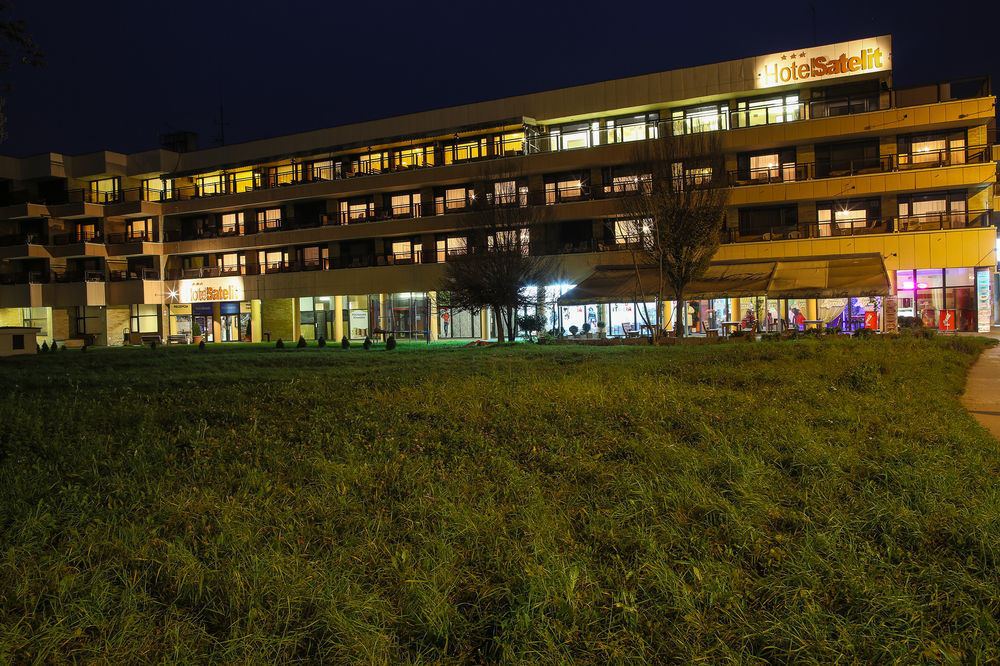 Hotel Satelit Piest'any Exterior foto